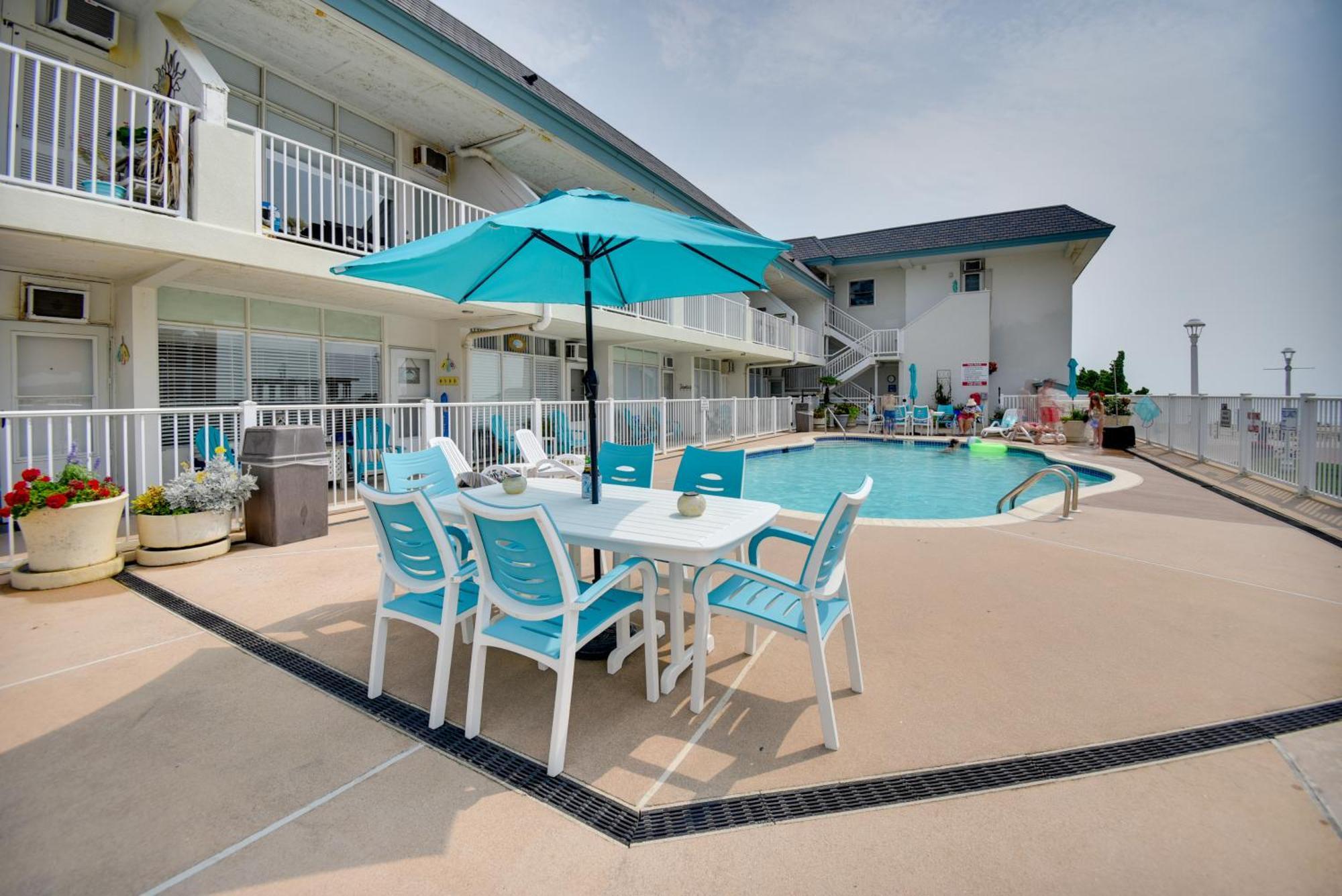 Chic Virginia Beach Retreat - Pool, Steps To Beach Ngoại thất bức ảnh