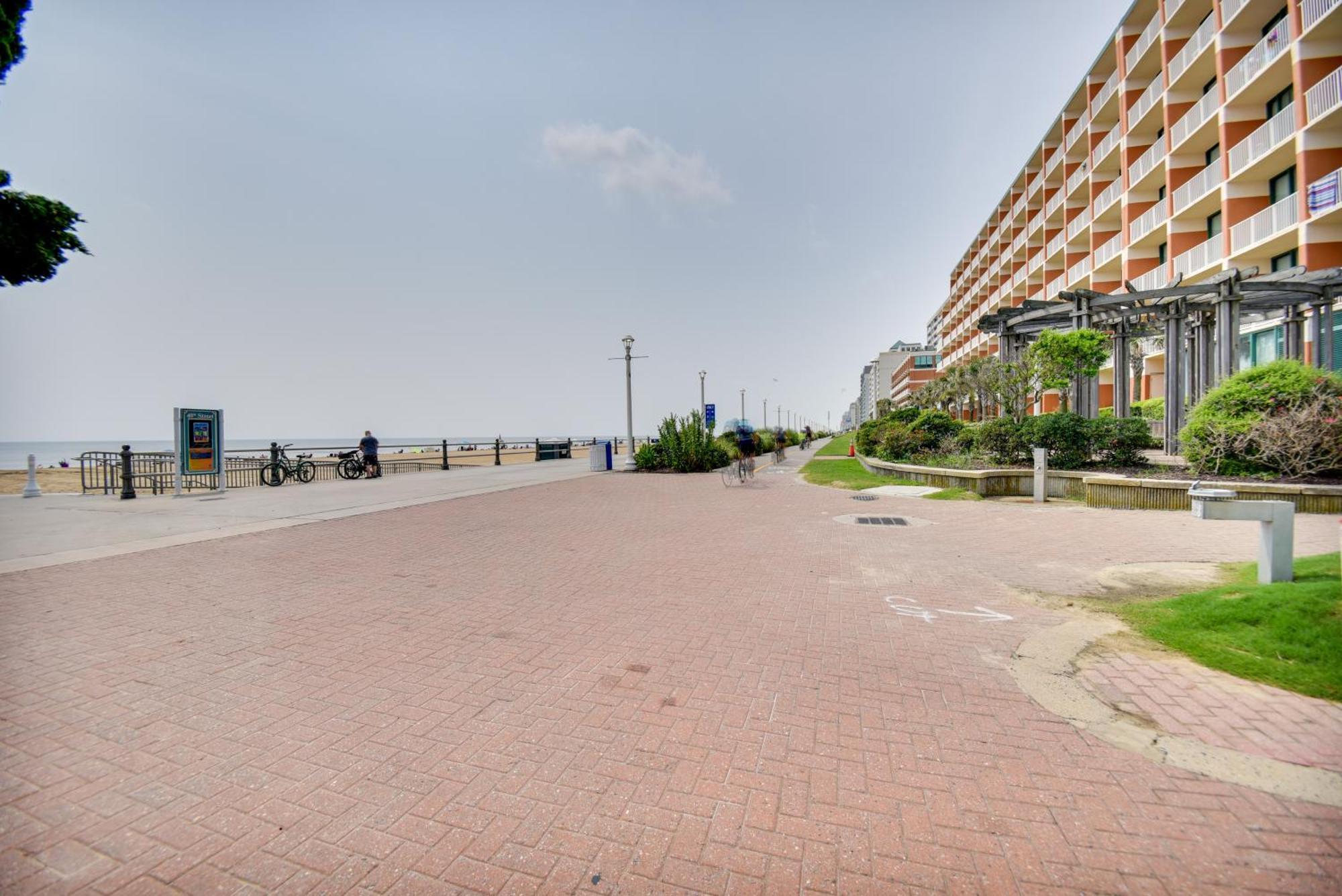 Chic Virginia Beach Retreat - Pool, Steps To Beach Ngoại thất bức ảnh